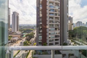 Image 6 - 881492