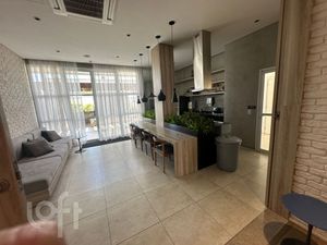 Image 15 - 881498