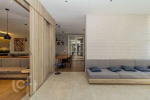 Image 33 - 881498