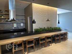 Image 18 - 881498