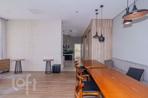 Image 27 - 881498
