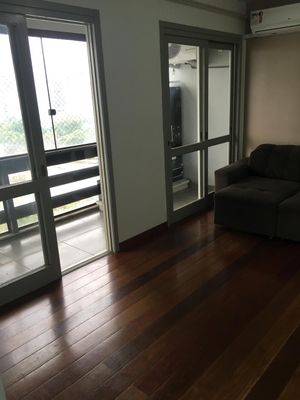 Image 12 - 881503