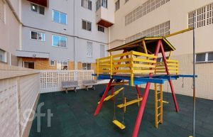 Image 4 - 881506
