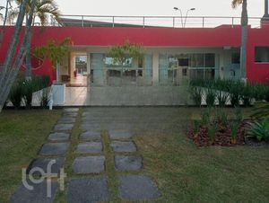 Image 29 - 881508