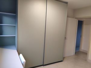 Image 17 - 881510