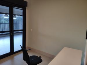 Image 12 - 881510