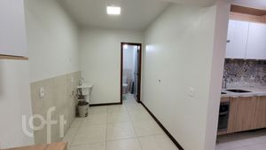 Image 10 - 881514