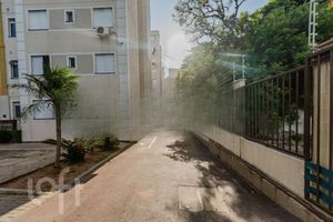 Image 30 - 881515