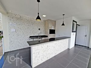 Image 13 - 881516