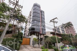 Image 34 - 881517