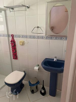 Image 11 - 881518