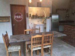 Image 10 - 881519