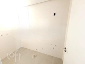 Image 15 - 881520