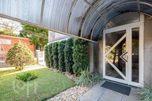 Image 34 - 881521