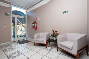 Image 36 - 881521