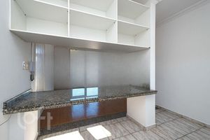 Image 9 - 881521
