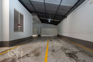 Image 32 - 881521