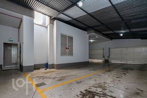 Image 33 - 881521