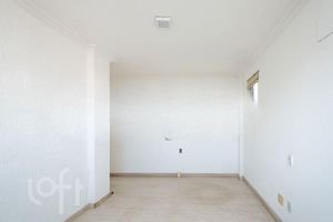 Image 17 - 881521