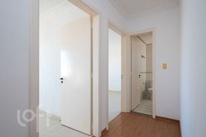 Image 12 - 881521