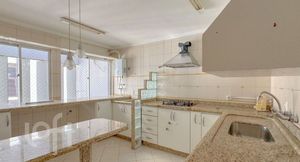 Image 13 - 881522