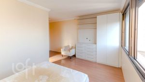 Image 9 - 881523