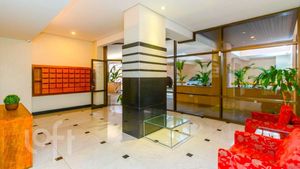 Image 33 - 881523