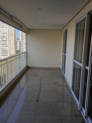 Image 4 - 881524