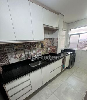 Image 7 - 881525