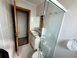 Image 13 - 881527