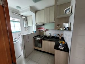 Image 8 - 881527