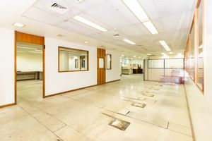Image 1 - 881528