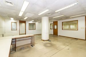 Image 15 - 881528