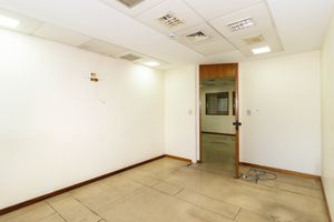 Image 32 - 881528