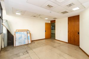Image 38 - 881528
