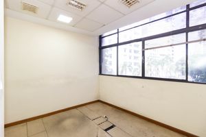 Image 41 - 881528