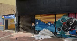 Image 1 - 881528