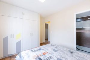 Image 3 - 881557