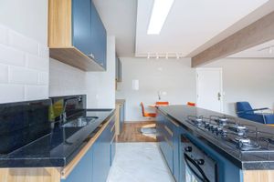 Image 11 - 881557