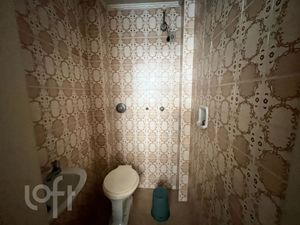 Image 15 - 881558