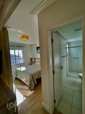 Image 10 - 881559