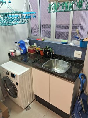 Image 18 - 881563