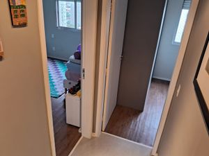 Image 19 - 881563