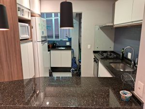 Image 3 - 881563