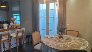 Image 8 - 881577