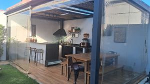 Image 19 - 881577