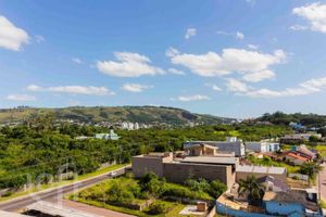 Image 1 - 881579
