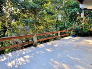 Image 17 - 881580