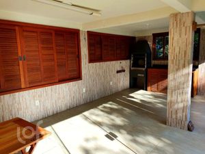 Image 12 - 881580