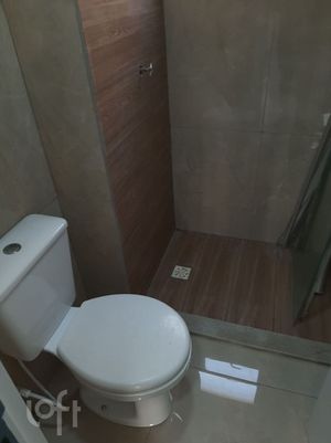 Image 19 - 881581